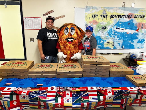 mattenga’s-pizzeria-donates-over-100-pizzas-to-local-san-antonio-schools-and-police-stations