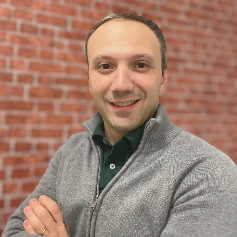 How entrepreneurs choose productive travel bases 11 1735940257981